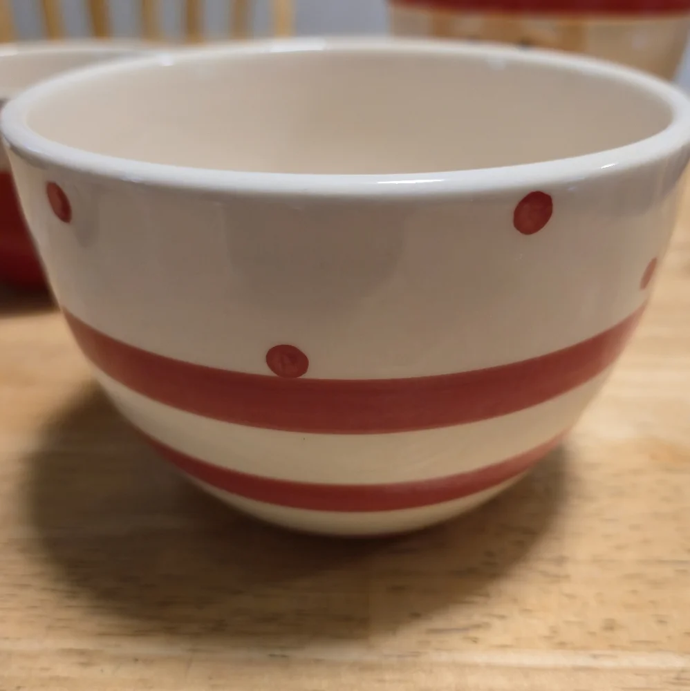 Blue Harbor 2012 Santa Claus Nesting Ceramic Holiday Bowls Set of 3 Red White - Picture 6 of 10